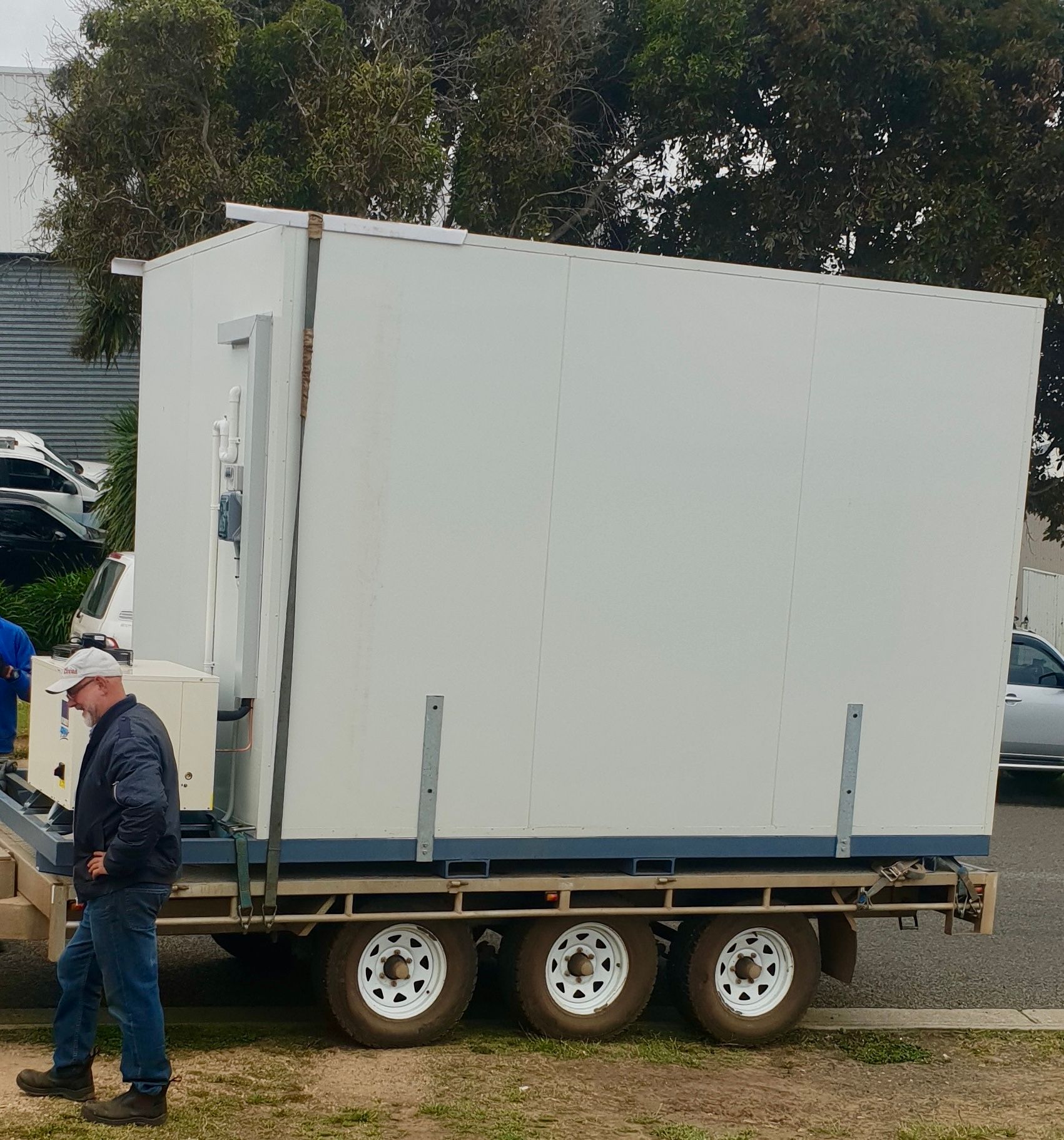 Portable coolroom on trailer — side view