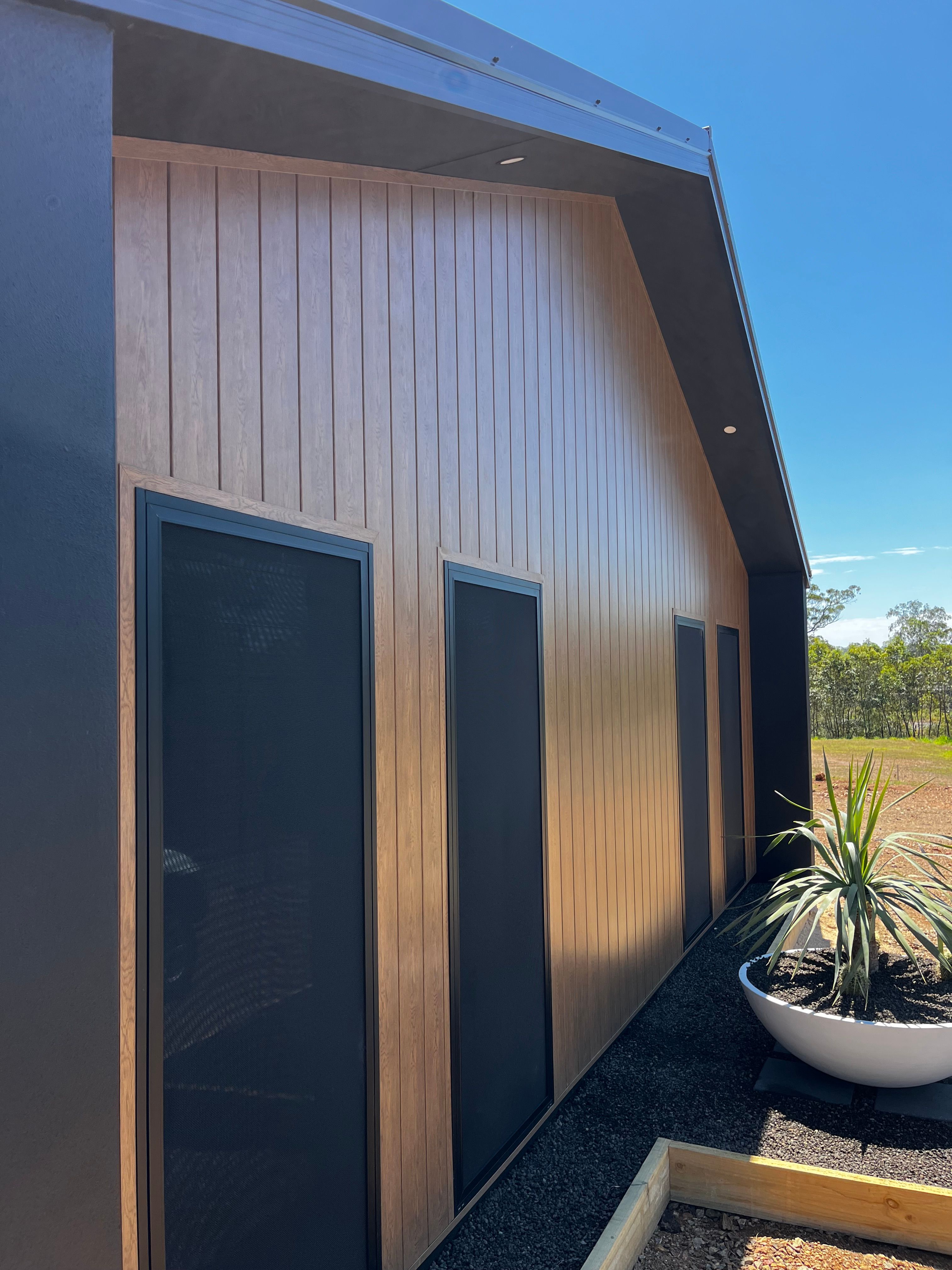 Timber-look composite cladding side view